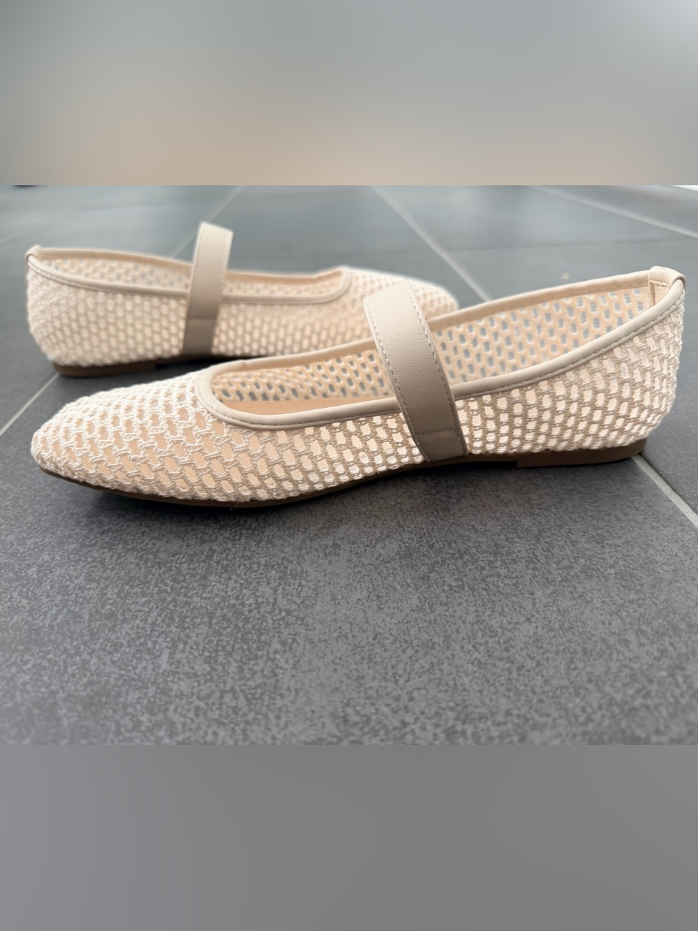 Madden Girl Prentiss
Cream Mesh Mary Jane Ballet
Flats Size 9M NWOT - Picture 7 of 7